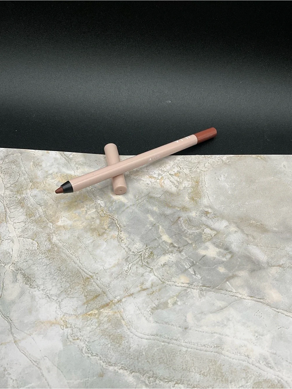 ILIA creamy neutral